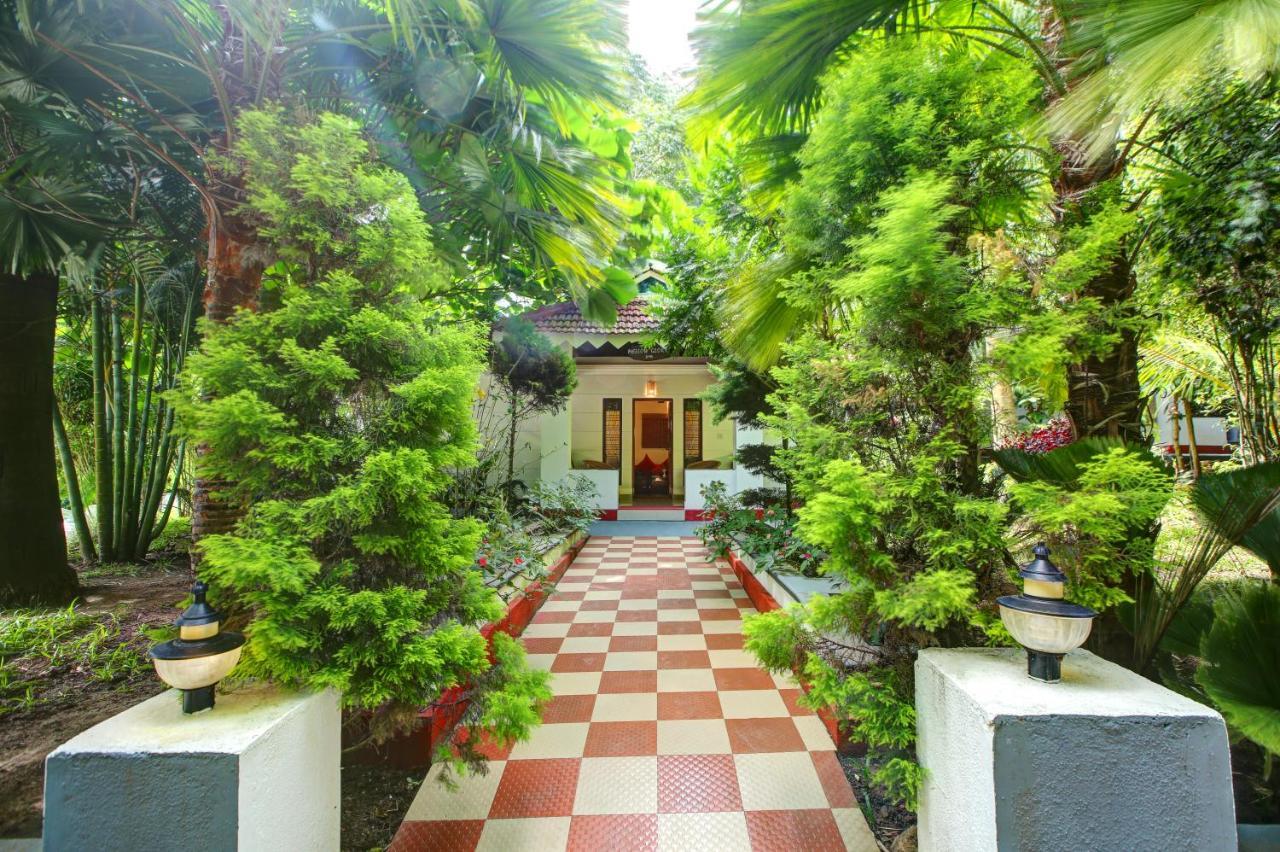Gokulam Grand Resort & Spa, Coorg Kushālnagar Exteriör bild