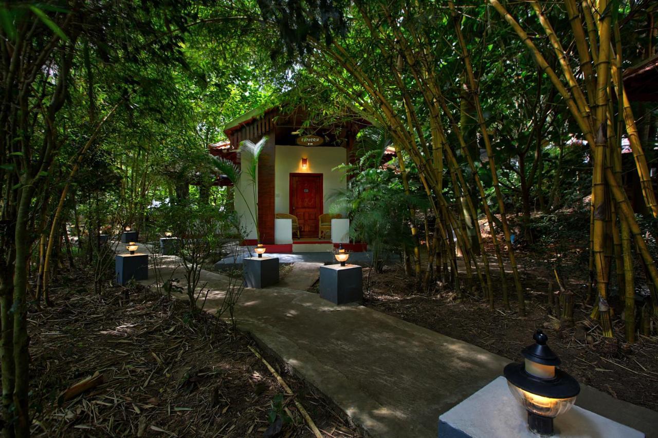 Gokulam Grand Resort & Spa, Coorg Kushālnagar Exteriör bild